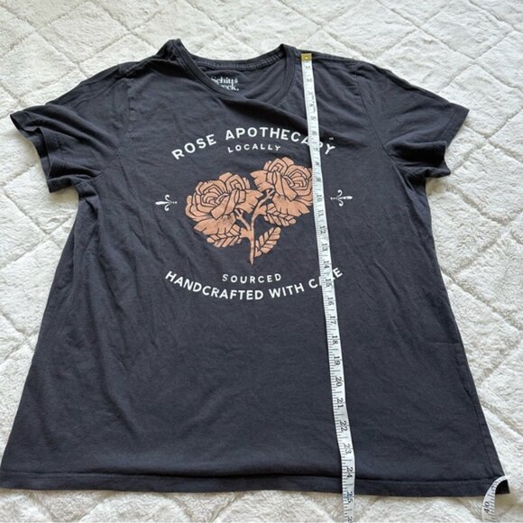 Schitt's Creek | Rose Apothecary Short Sleeve Graphic T-Shirt | Size Extra Large - Picture 8 of 8